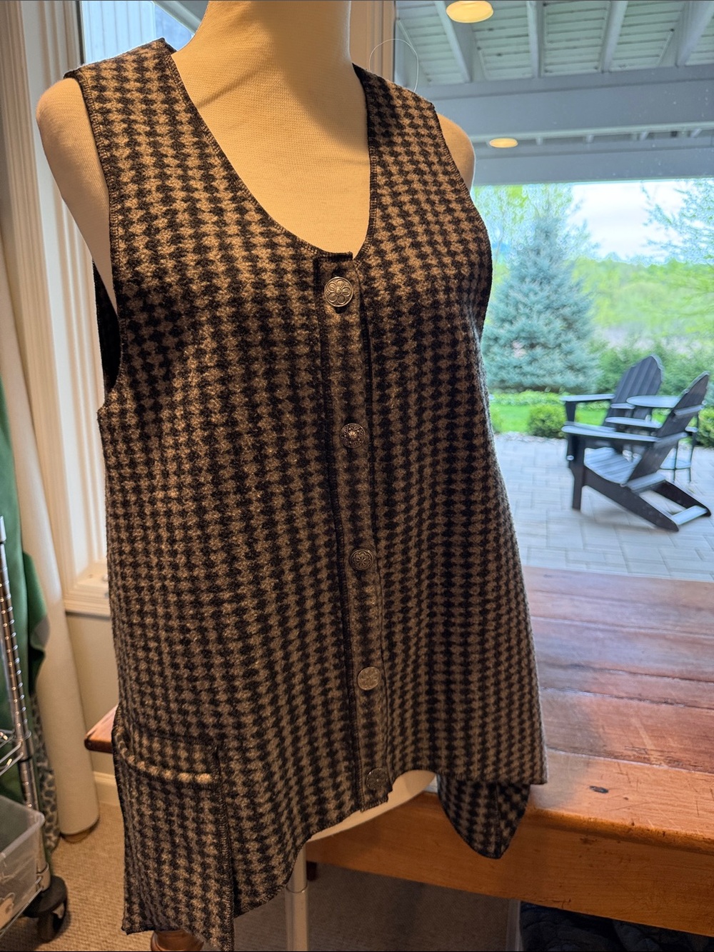 Houndstooth wool Button Front Sleeveless Vest - Black & Gray